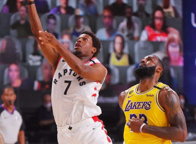  猛龙西亚卡姆统治内线大胜骑士