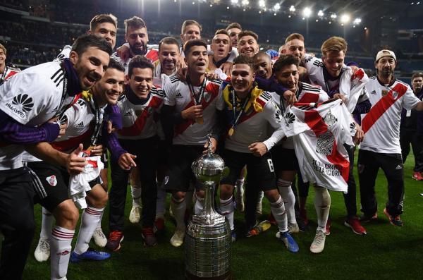  南美解放者杯决出冠军，巴西球队成功捧杯