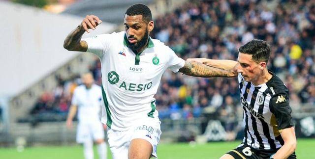  法国杯决赛，巴黎圣日耳曼轻松捧杯