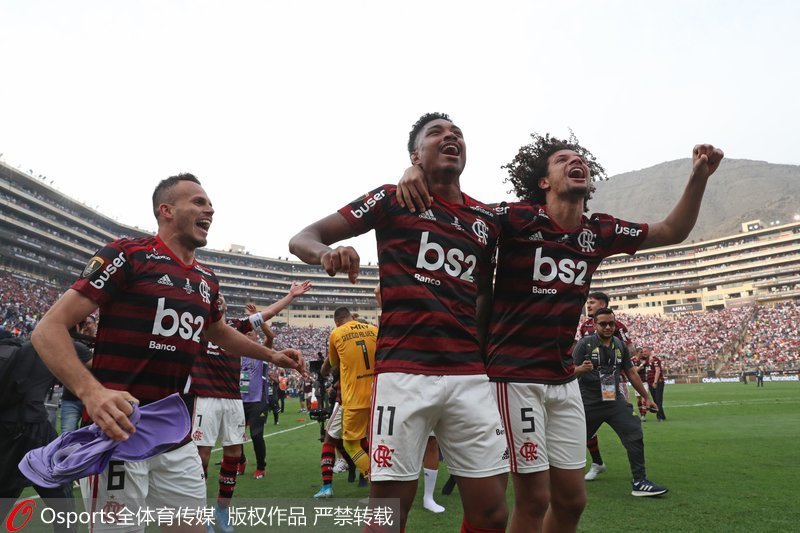  南美洲解放者杯小组赛冷门迭爆黑马球队突围成功