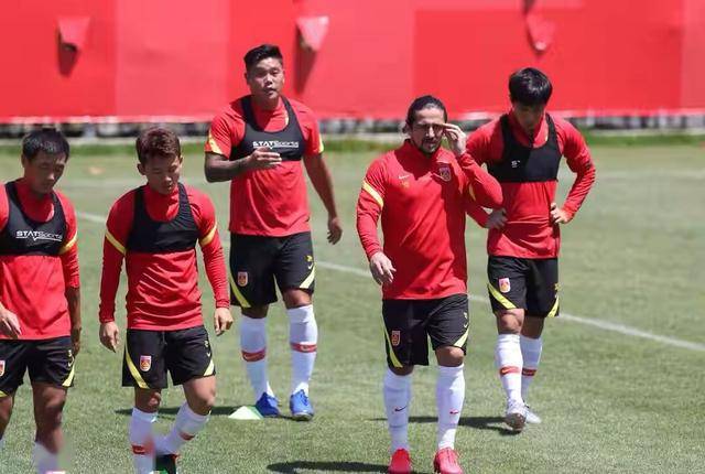  海外拉练归来，球队磨合渐入佳境