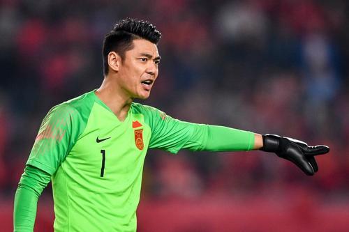  维罗纳门将神勇，多次扑救保住平局  