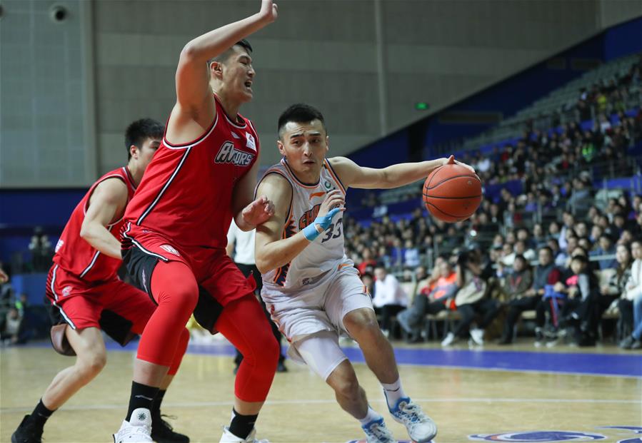  深圳马可波罗加时惜败于上海久事男篮